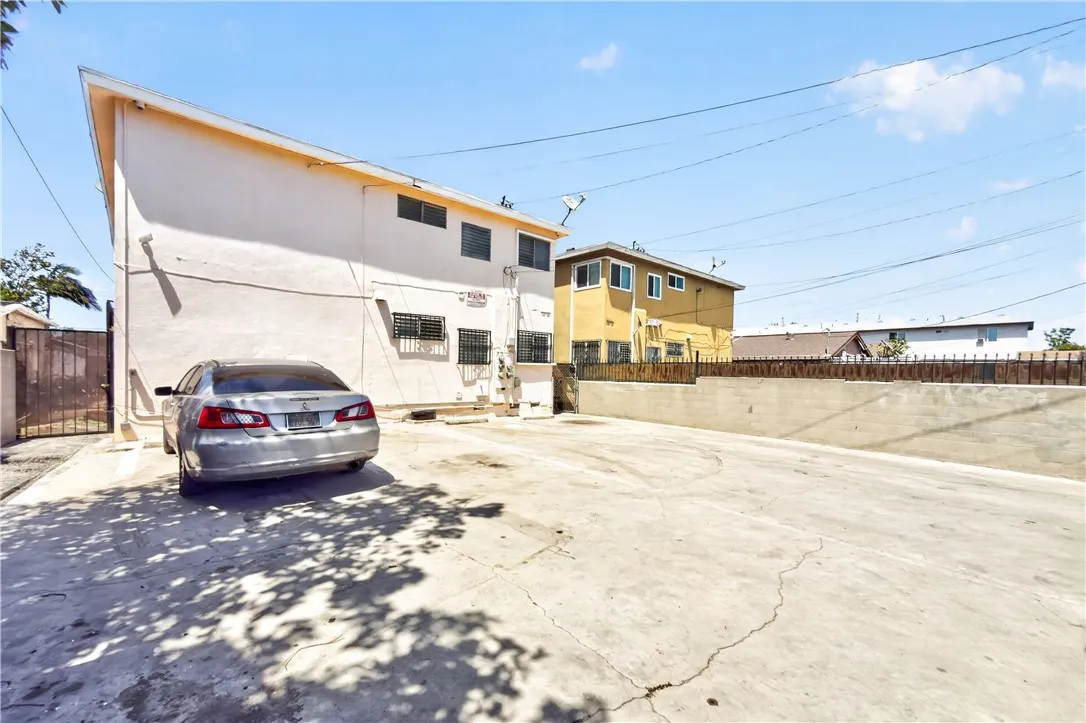 338 E 99th, Los Angeles, California 90003 — photo 5
