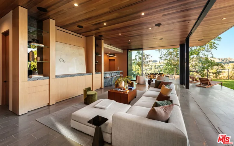 9705 Oak Pass Road, Beverly Hills, California 90210 — photo 4