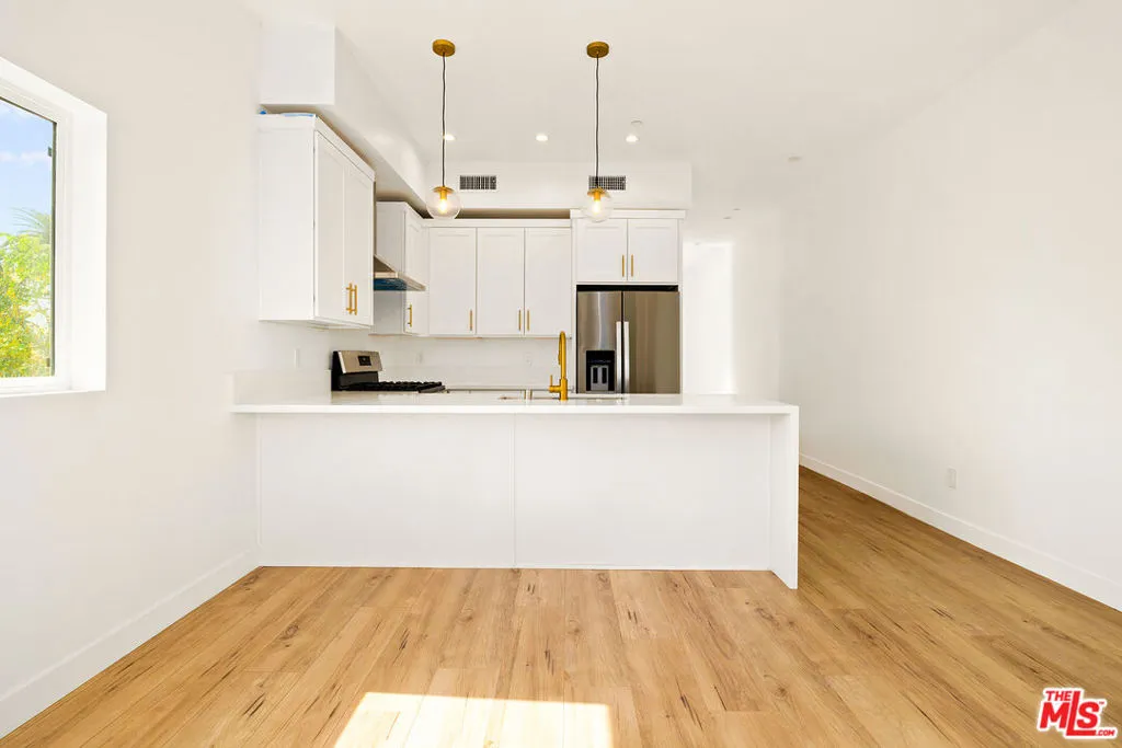 3420 12th Avenue 1/2, Los Angeles, California 90018 — photo 4