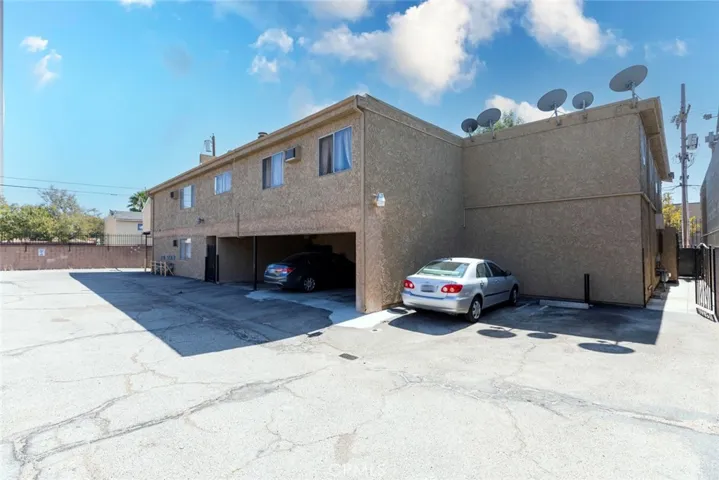 11341 Victory Boulevard, North Hollywood, California 91606 — photo 4
