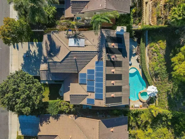 Gorgeous Pool Home W/ Owned Solar