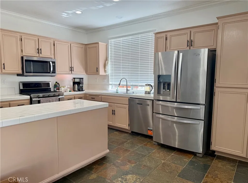 27577 Echo Canyon Court, Corona, California 92883 — photo 4