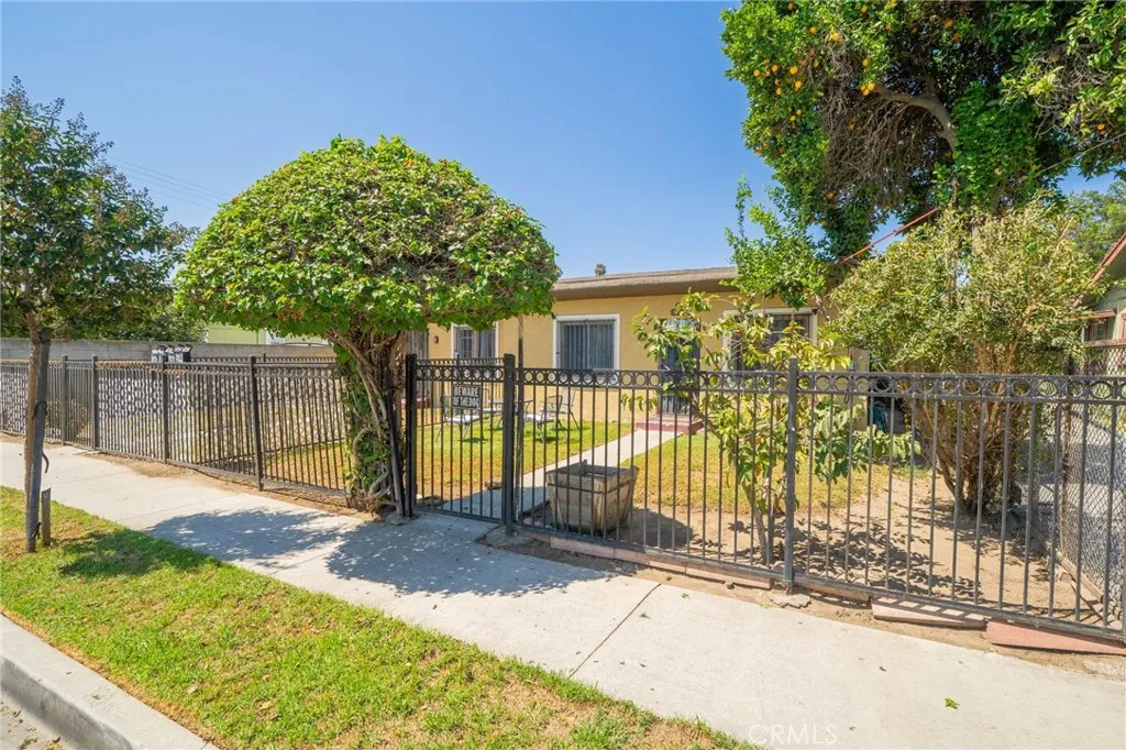 5917 Converse, Los Angeles, California 90001 — photo 5