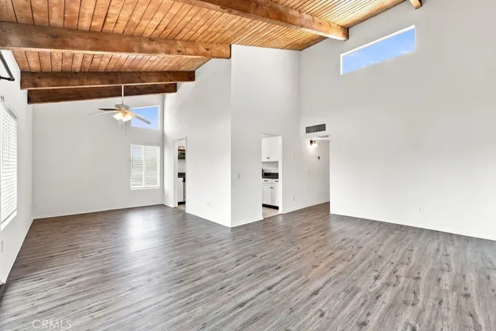 18350 Hatteras 211, Tarzana, California 91356 — photo 5