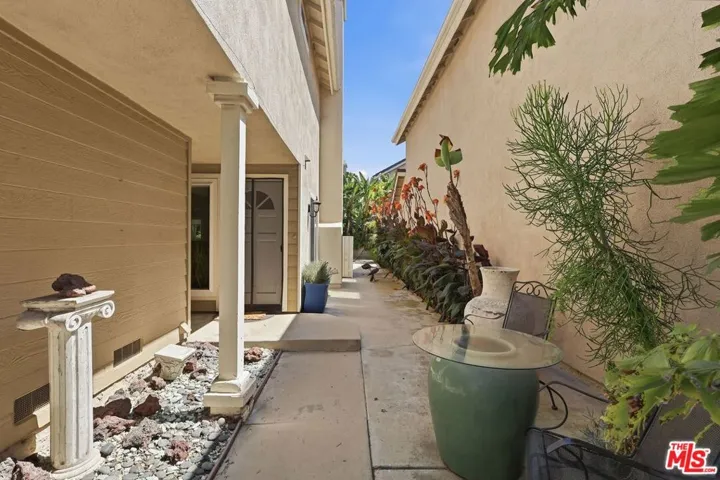 8728 Dartford Place, Inglewood, California 90305 — photo 4