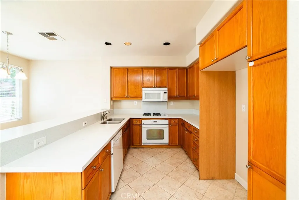 12 Santa Monica, Irvine, California 92606 — photo 4