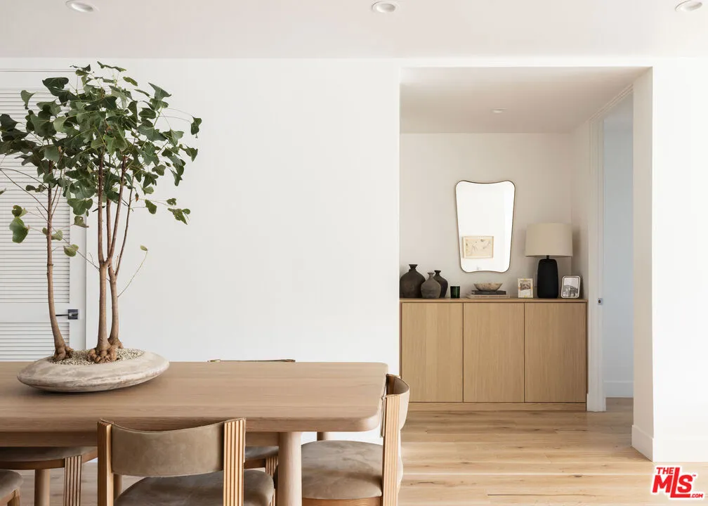 724 N Croft Avenue 306, Los Angeles, California 90069 — photo 5