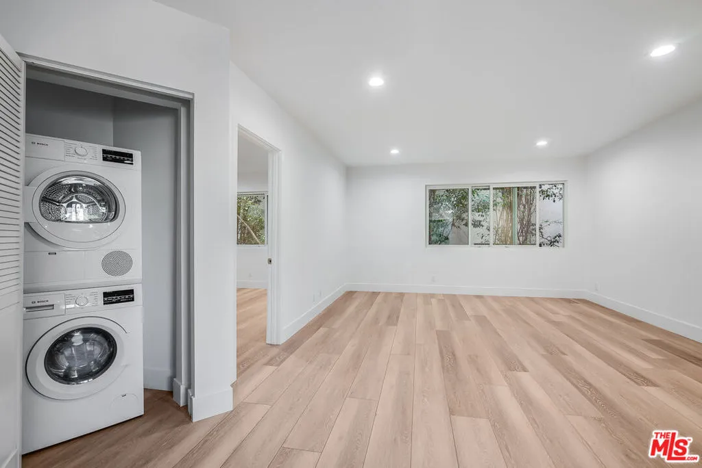 11675 Darlington Avenue 103, Los Angeles, California 90049 — photo 4
