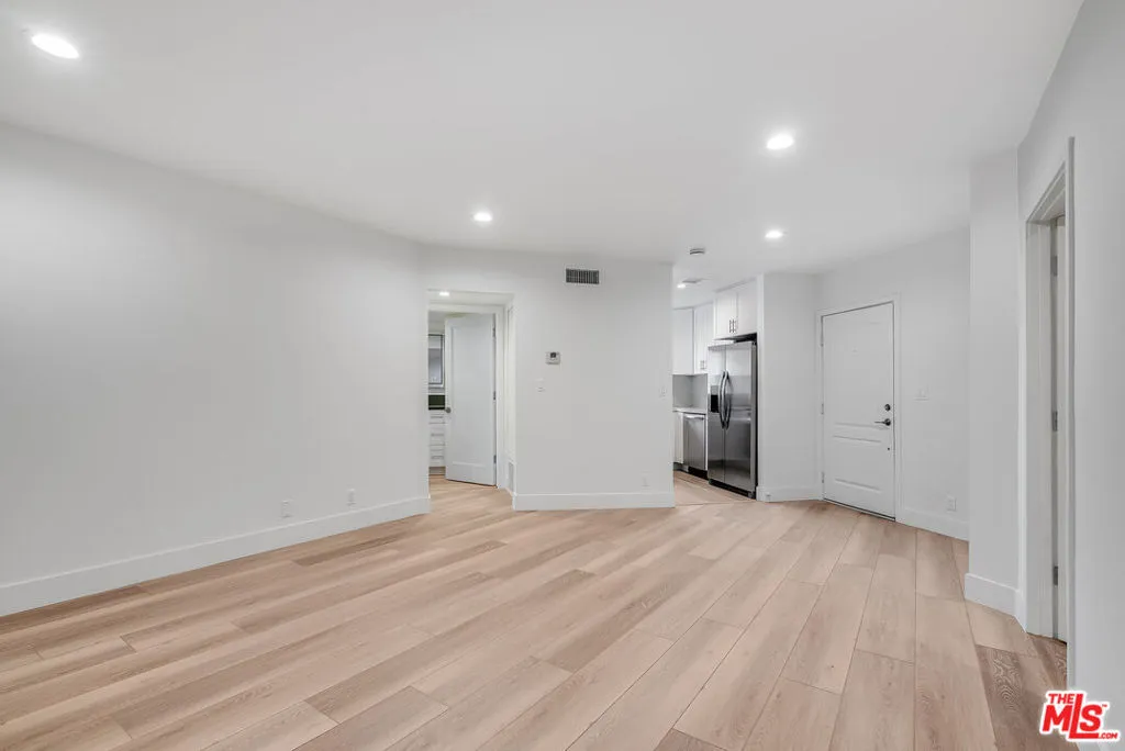 11675 Darlington Avenue 103, Los Angeles, California 90049 — photo 5