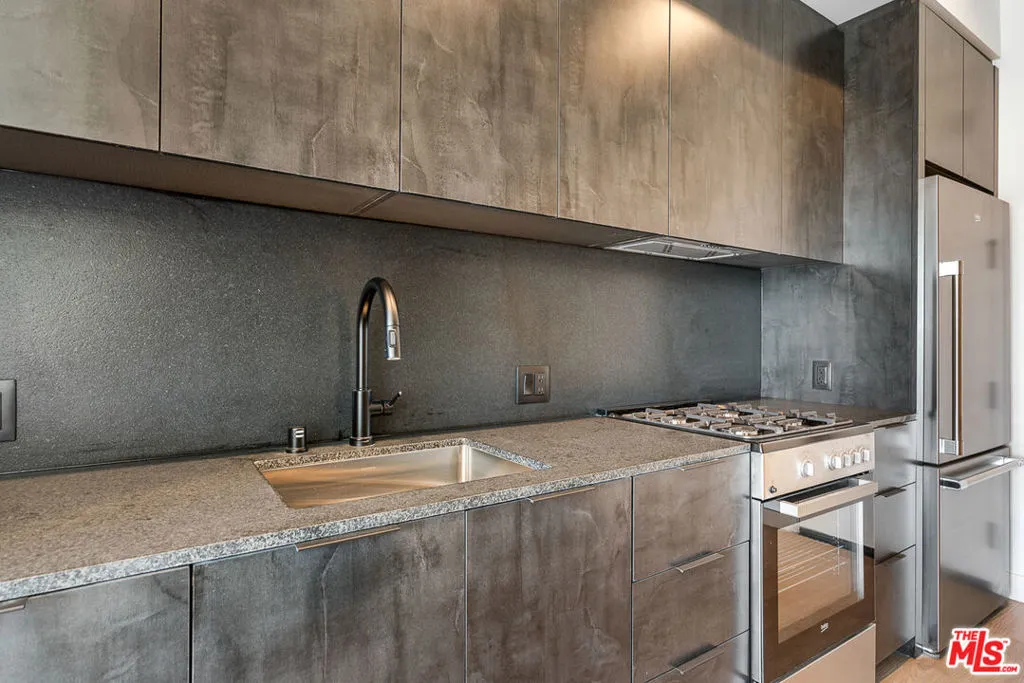 10700 Tabor Street 404, Los Angeles, California 90034 — photo 5