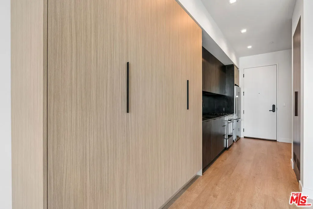 10700 Tabor Street 404, Los Angeles, California 90034 — photo 4