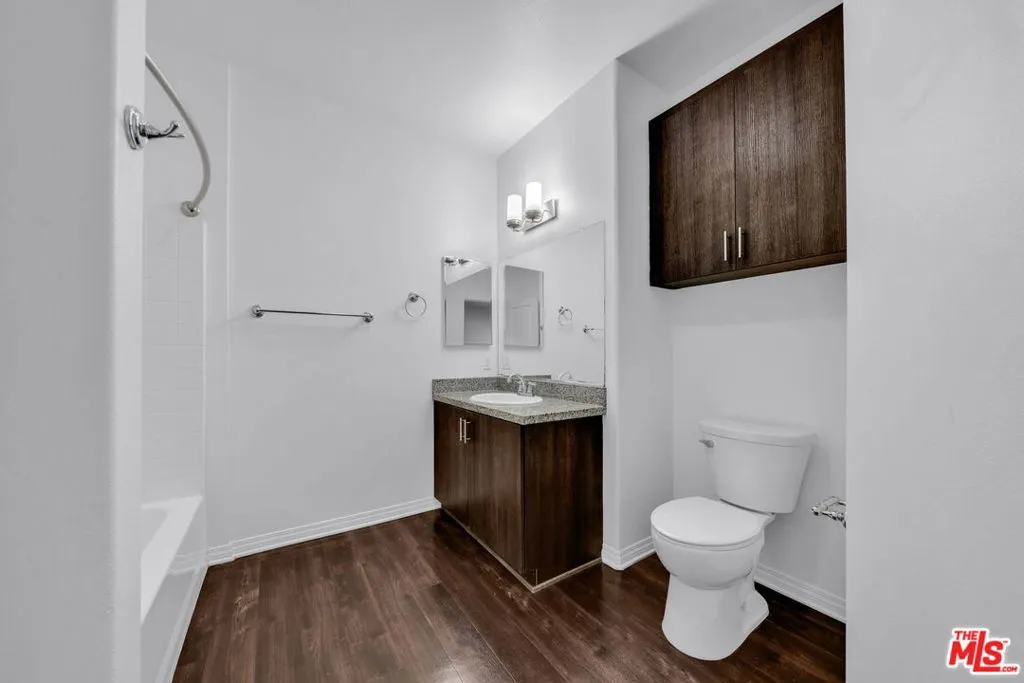 Huge Bathroom with Storage Huge Bathroom with Storage