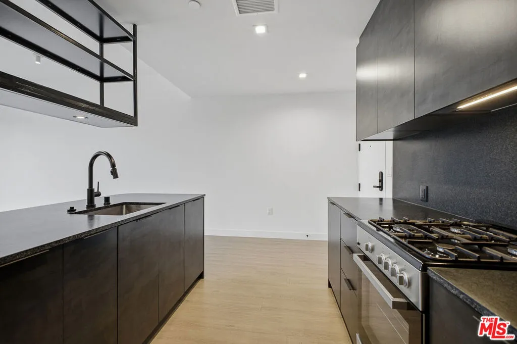 10700 Tabor Street 212, Los Angeles, California 90034 — photo 4