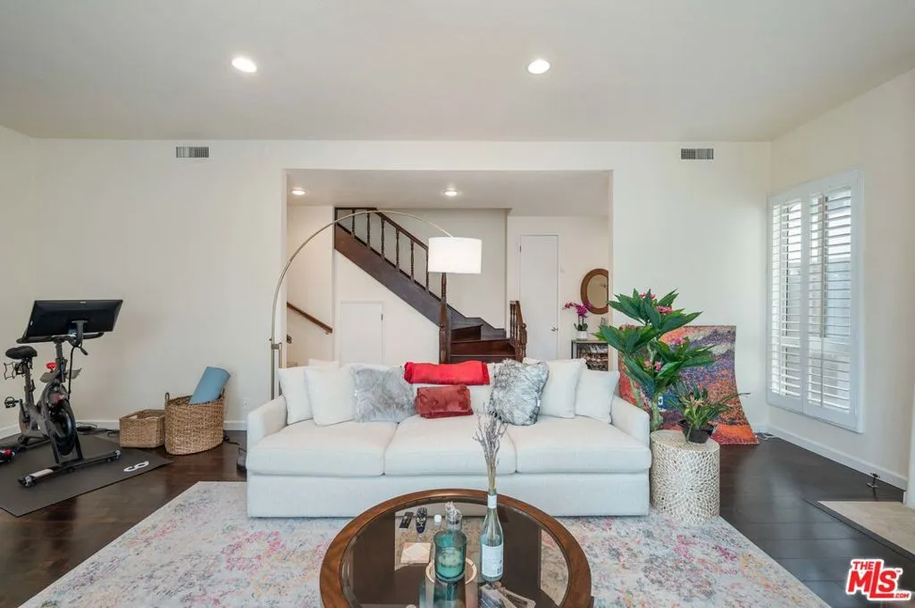 12336 Montana Avenue, Los Angeles, California 90049 — photo 4