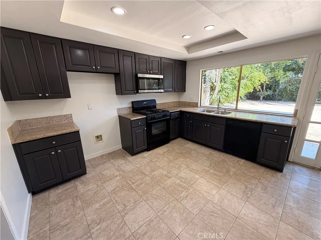 8006 Comanche, Los Angeles, California 91306 — photo 4