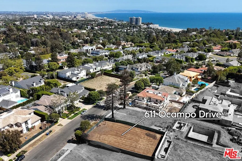 611 Ocampo Drive, Los Angeles, California 90272 — photo 4