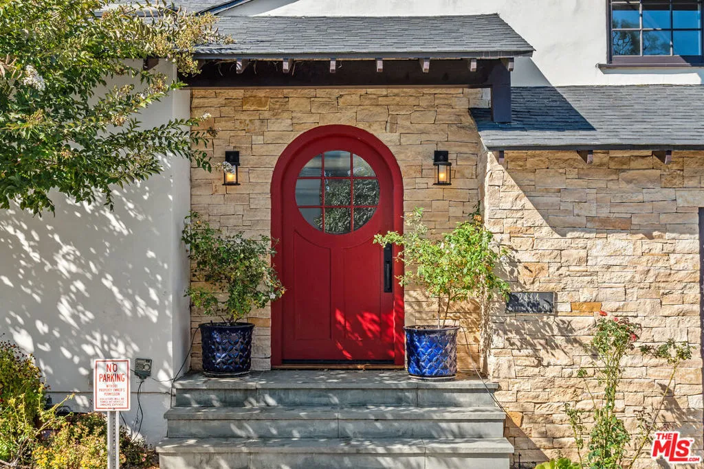 2444 Carman Crest Drive, Los Angeles, California 90068 — photo 4