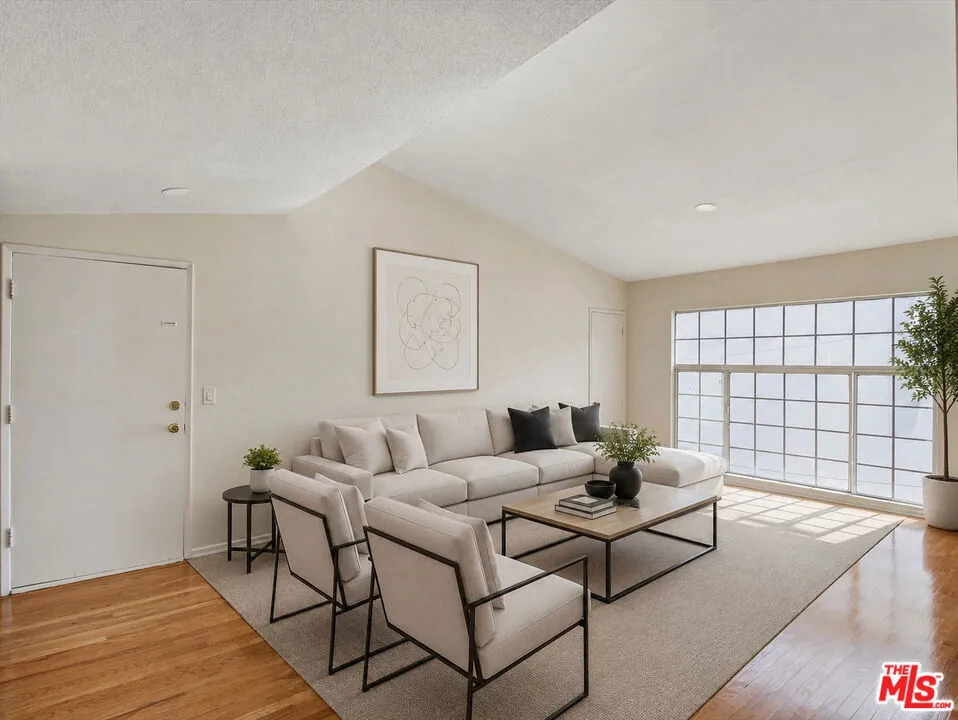 4841 W 18th Street 4, Los Angeles, California 90019 — photo 5