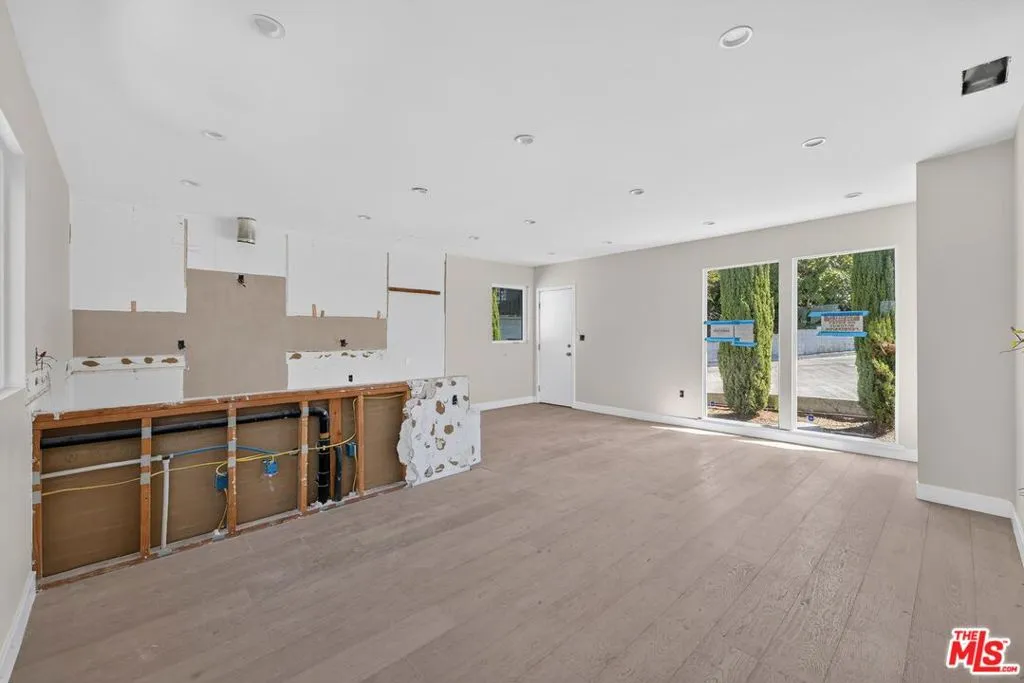 3950 Franklin Avenue, Los Angeles, California 90027 — photo 5