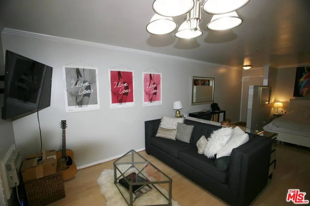 11645 Montana Avenue 124, Los Angeles, California 90049 — photo 4