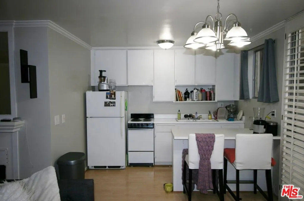 11645 Montana Avenue 124, Los Angeles, California 90049 — photo 5