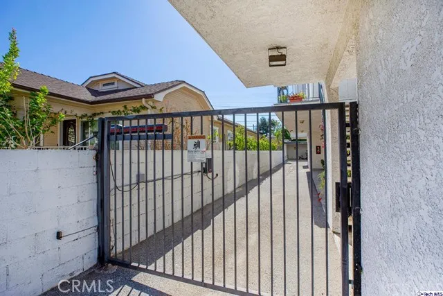 464 W Lexington Drive 4, Glendale, California 91203 — photo 4
