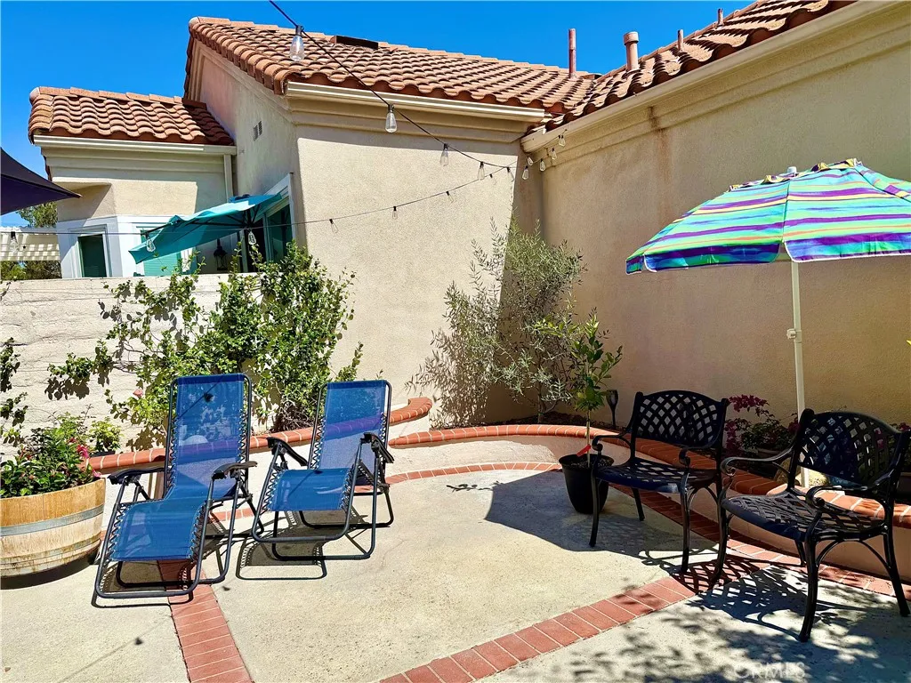 Renovated New private backyard. New Privacy trees and & drip irrigation.