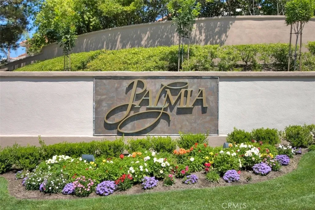 Entrance to Palmia. 24 hr guarded gate. 55+