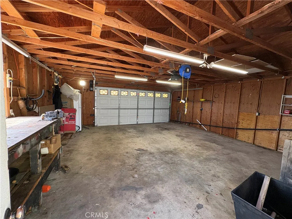 16810 Winona Street, Victorville, California 92395 — photo 4