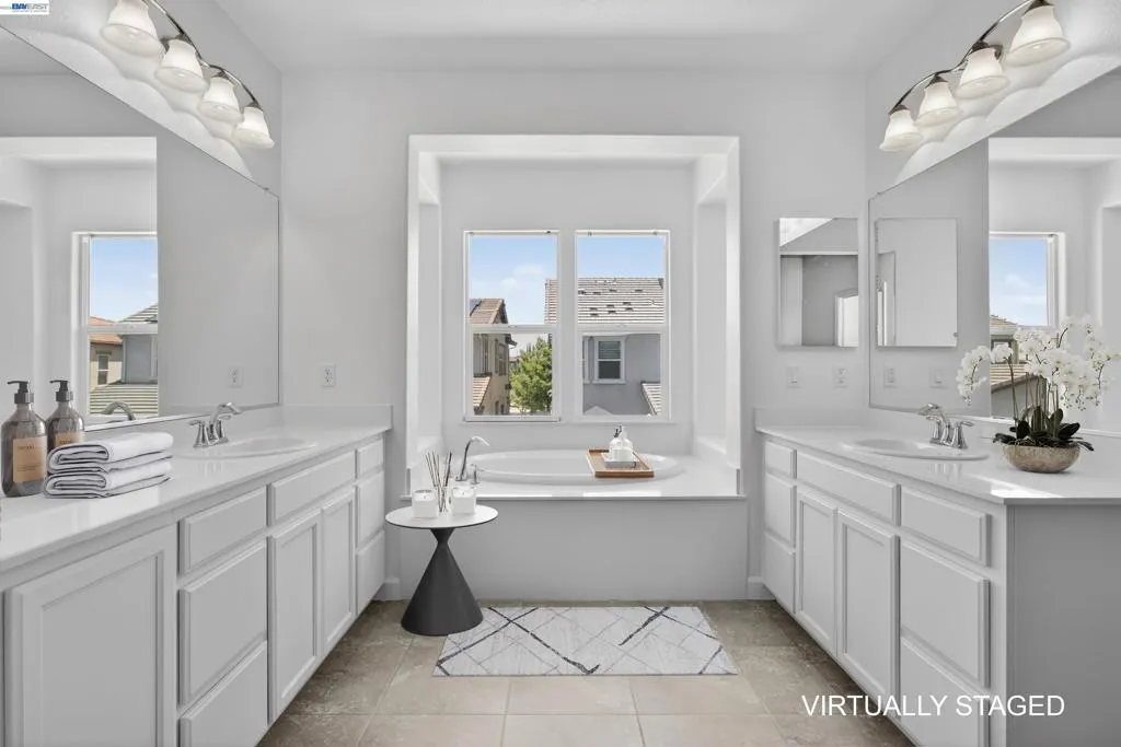 DIGITALLY STAGED MASTER BATH