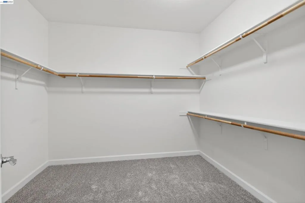 2 WALK IN MASTER BDRM CLOSET