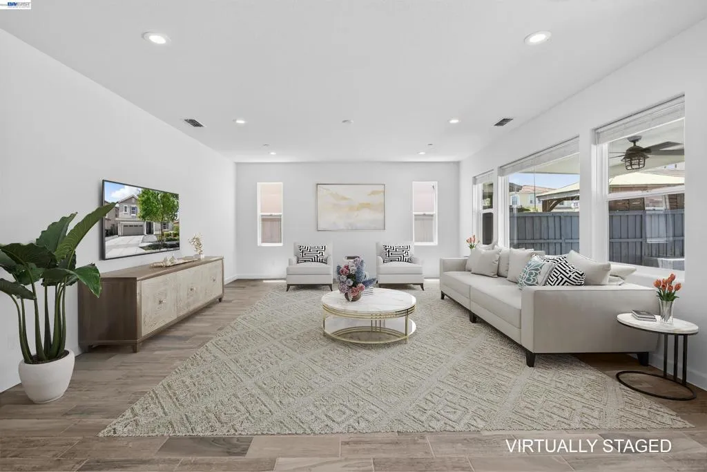 DIGITALLY STAGED FAMILY ROOM