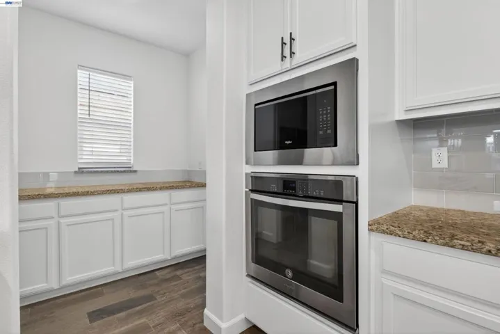 MORE KITCHEN CABINETS