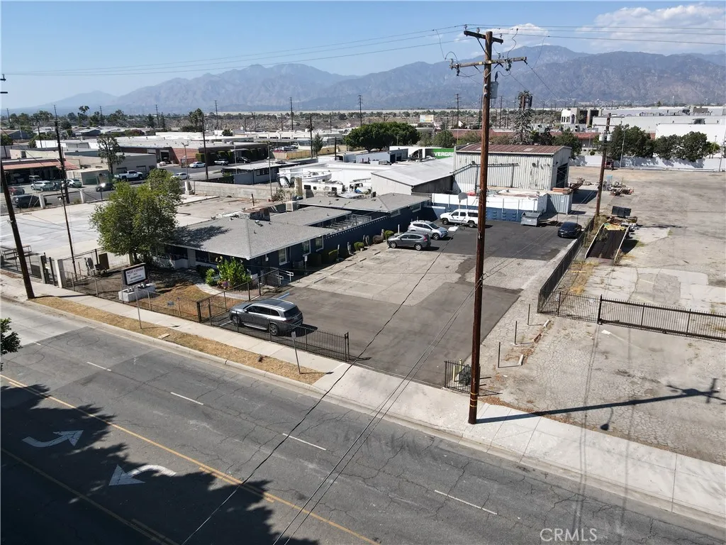 1823 W San Bernardino