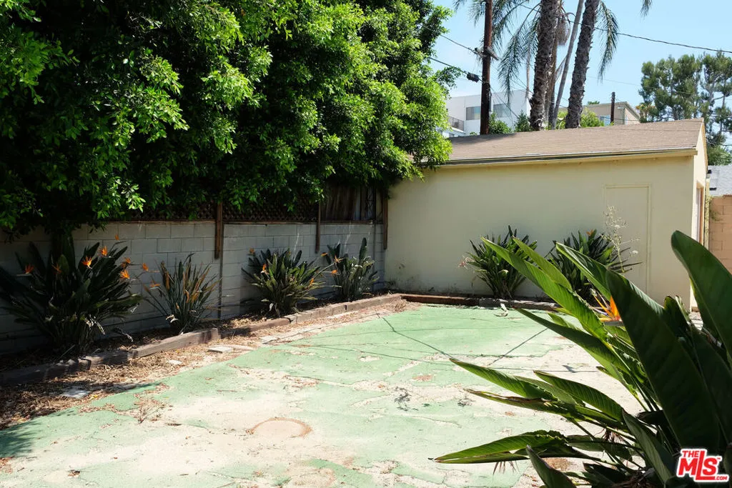 12209 Crewe Street, Los Angeles, California 91605 — photo 5