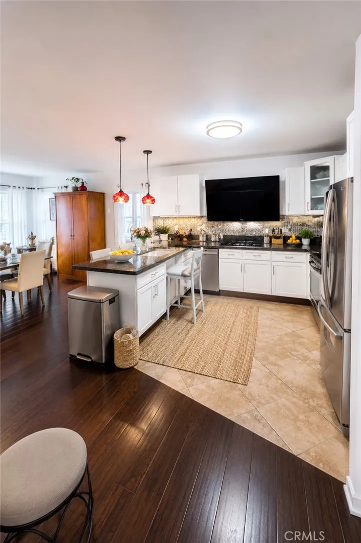 800 N Hobart, Los Angeles, California 90029 — photo 4