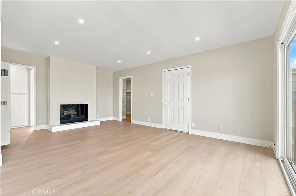 7751 Newman 4, Huntington Beach, California 92647 — photo 5