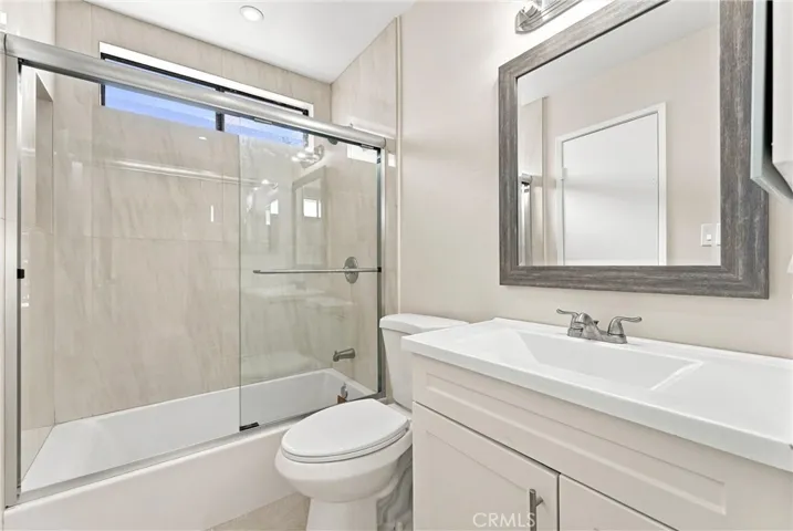 2nd bathroom fully updated too