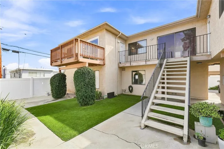 Spacious Upper End Unit