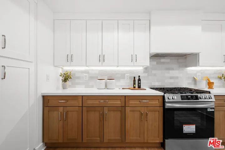 11115 Acama Street 104, Studio City, California 91602 — photo 4
