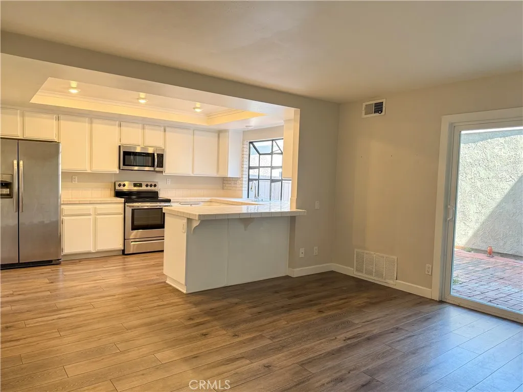 16 Prescott, Irvine, California 92620 — photo 4