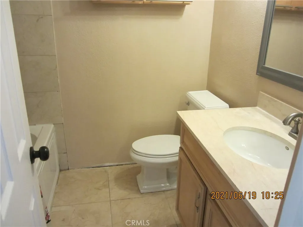 2521 W Sunflower Avenue M2, Santa Ana, California 92704 — photo 5