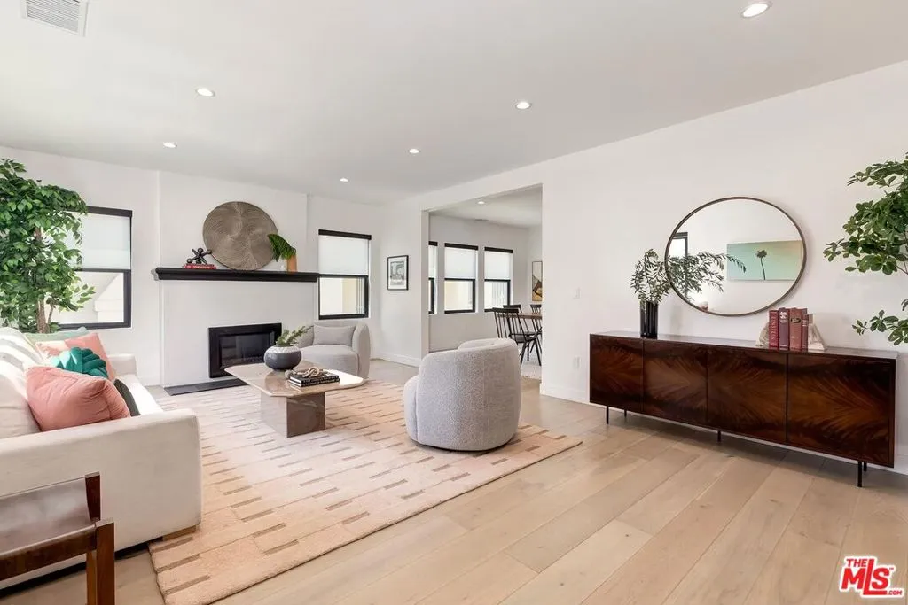 1015 S Tremaine Avenue, Los Angeles, California 90019 — photo 5