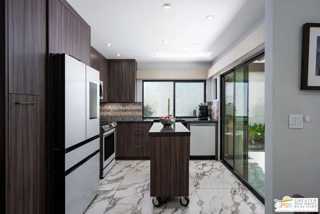 2487 S Gene Autry Trail A, Palm Springs, California 92264 — photo 4