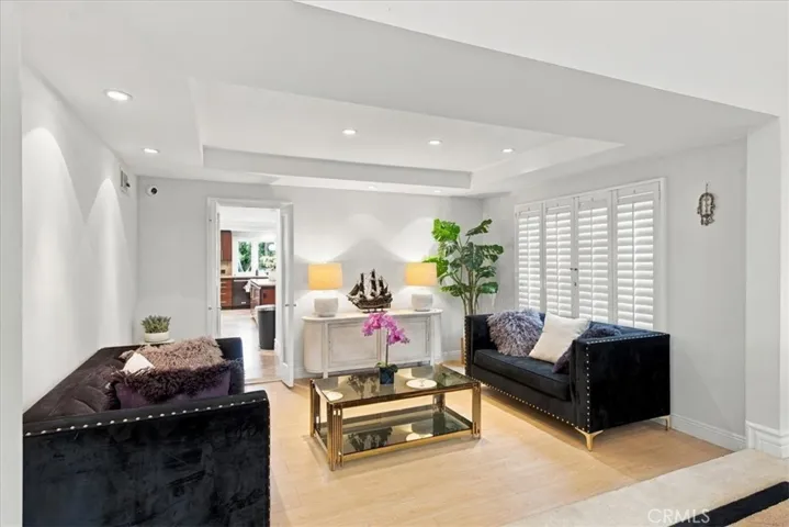 5320 Louise Avenue, Encino, California 91316 — photo 5