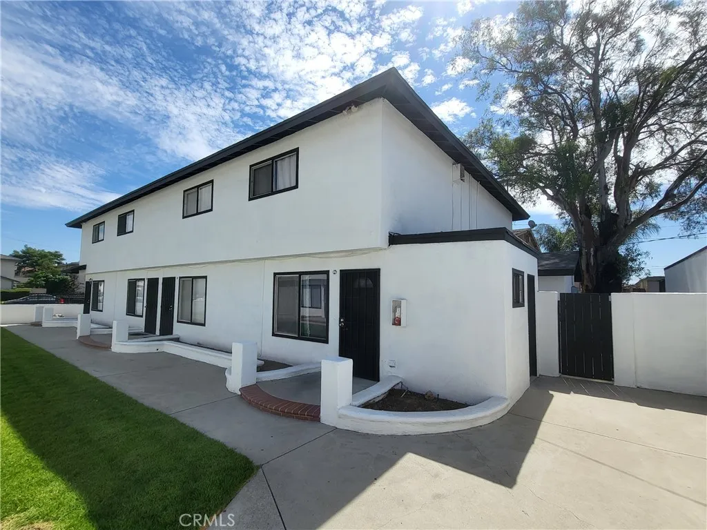 570 Penrose, Corona, California 92878 — photo 4