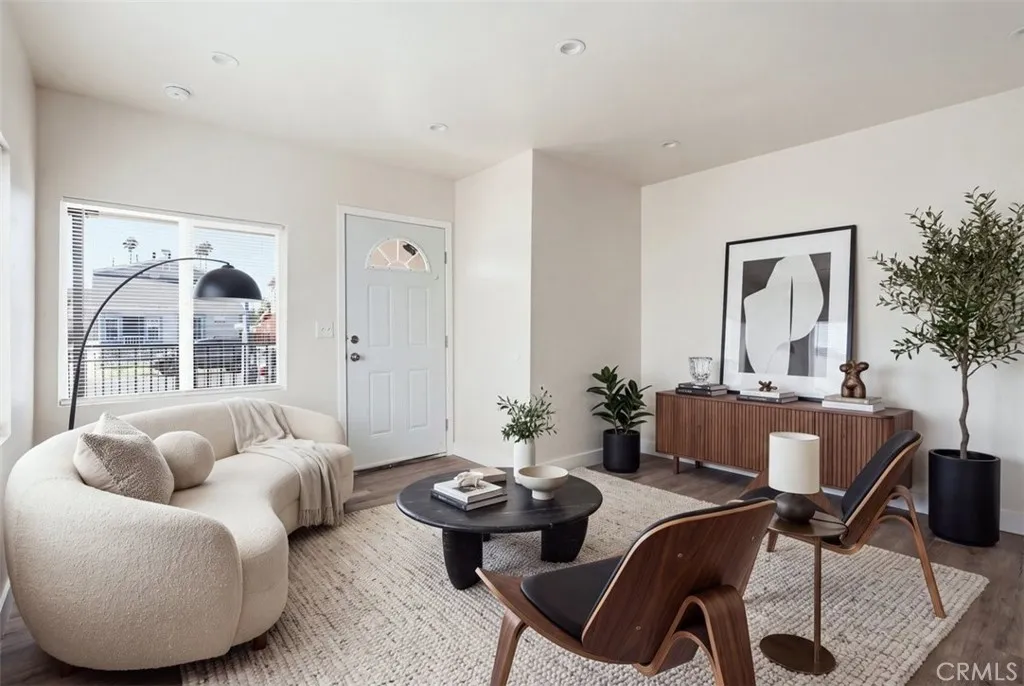 817 W 79th, Los Angeles, California 90044 — photo 5
