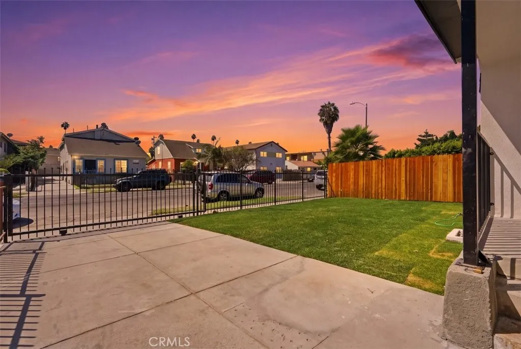 817 W 79th, Los Angeles, California 90044 — photo 4