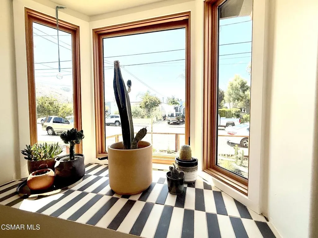 115 Center Bay Window 115 Center Bay Window
