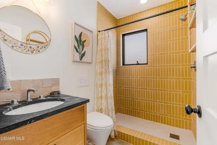115 Center St bath 2